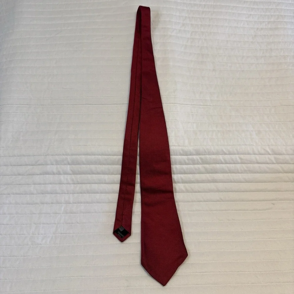 Egon Furstenberg Red 100% Silk Necktie Made‎ In Italy